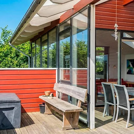 Beautiful Home In Spottrup *