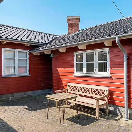 Beautiful Home In Spottrup *